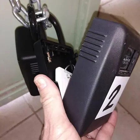 Hermes Apartment-2 * نافبليو